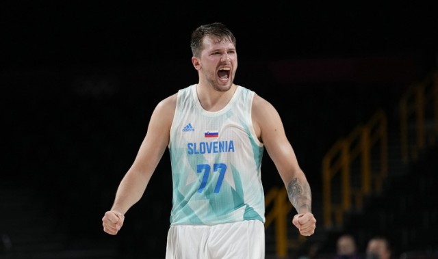 开云体育下载-罚球效率悬殊：法国男篮半场11罚9中，斯洛文尼亚31罚25中表现惊人