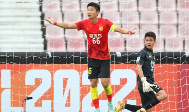 开云官网-五一回顾：亚冠收官 艾克森时隔5个月回归球场