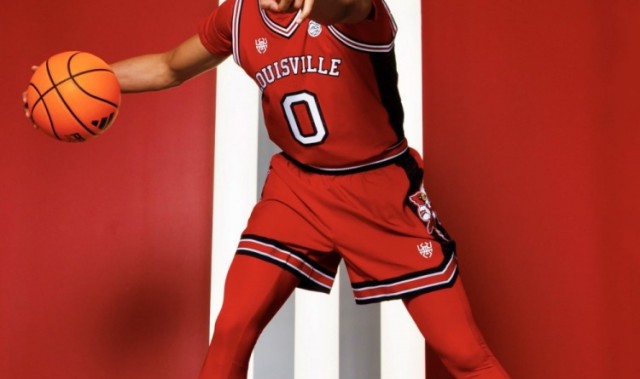 开云APP-米切尔为母校设计特别款球衣！带有其个人Logo和蜘蛛侠元素！