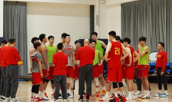 开云APP-中国男篮春节低调开练 阵容年轻化目标再胜日本