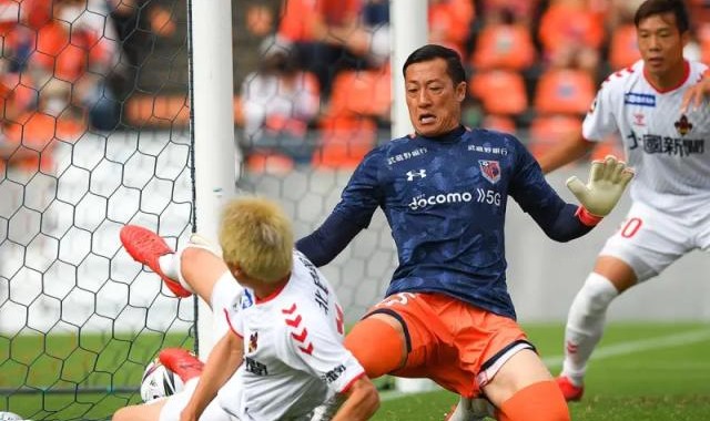 开云APP-被嘲笑18年的日本黄油手门将 如今成为J联赛传奇
