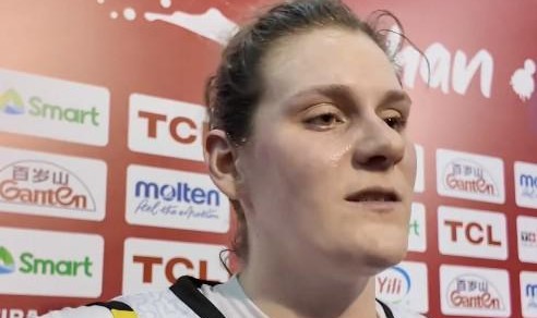 开云APP-精疲力竭！比利时女篮中锋：张子宇是我见过最强壮的女篮球员